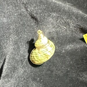 Chic Gold and Green Shell Pendant